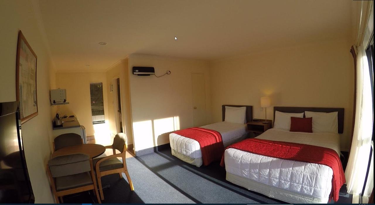 אוהקונה The Peaks Motor Inn מראה חיצוני תמונה