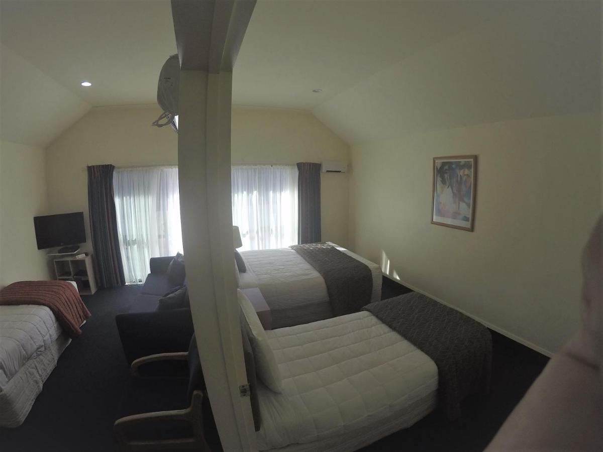 אוהקונה The Peaks Motor Inn מראה חיצוני תמונה