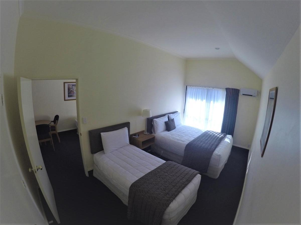 אוהקונה The Peaks Motor Inn מראה חיצוני תמונה