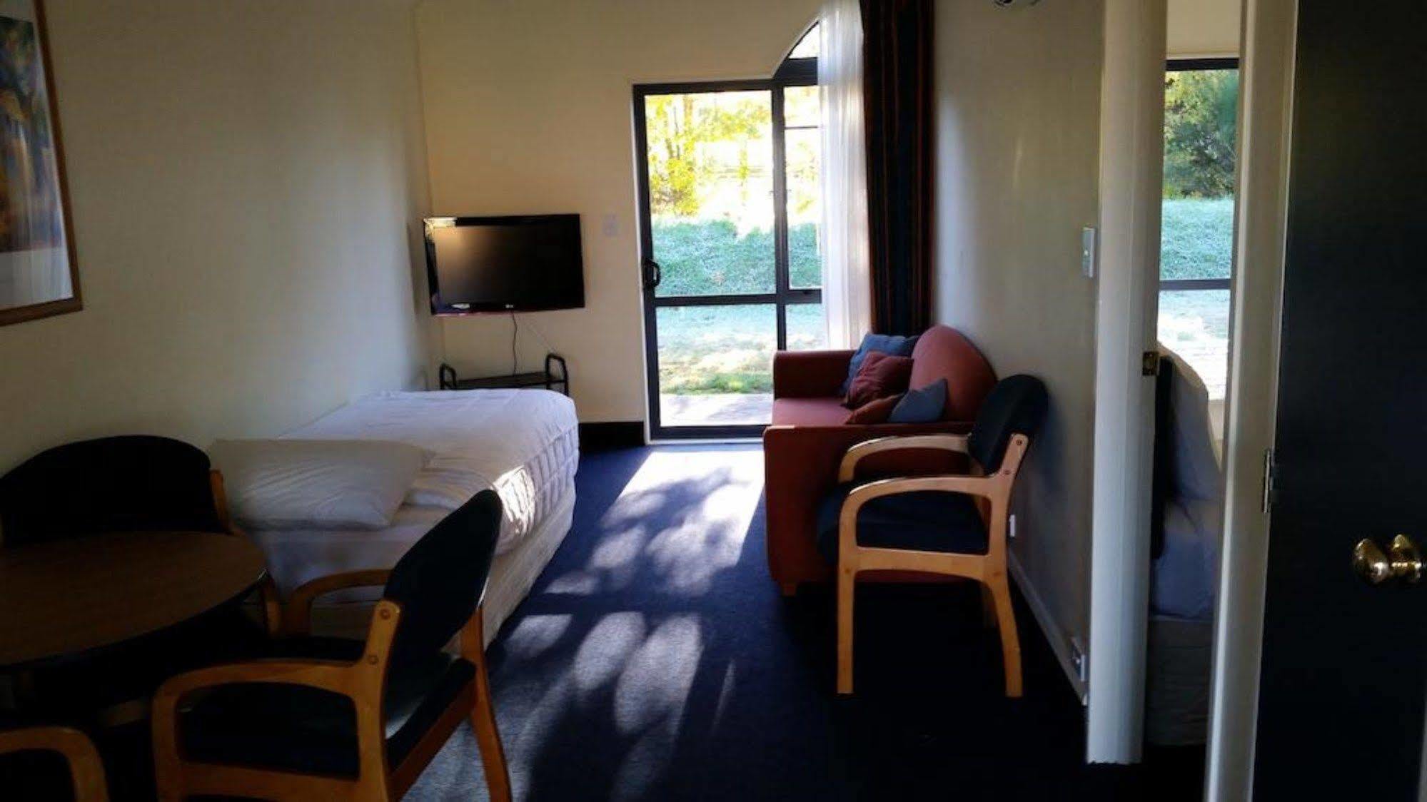 אוהקונה The Peaks Motor Inn מראה חיצוני תמונה