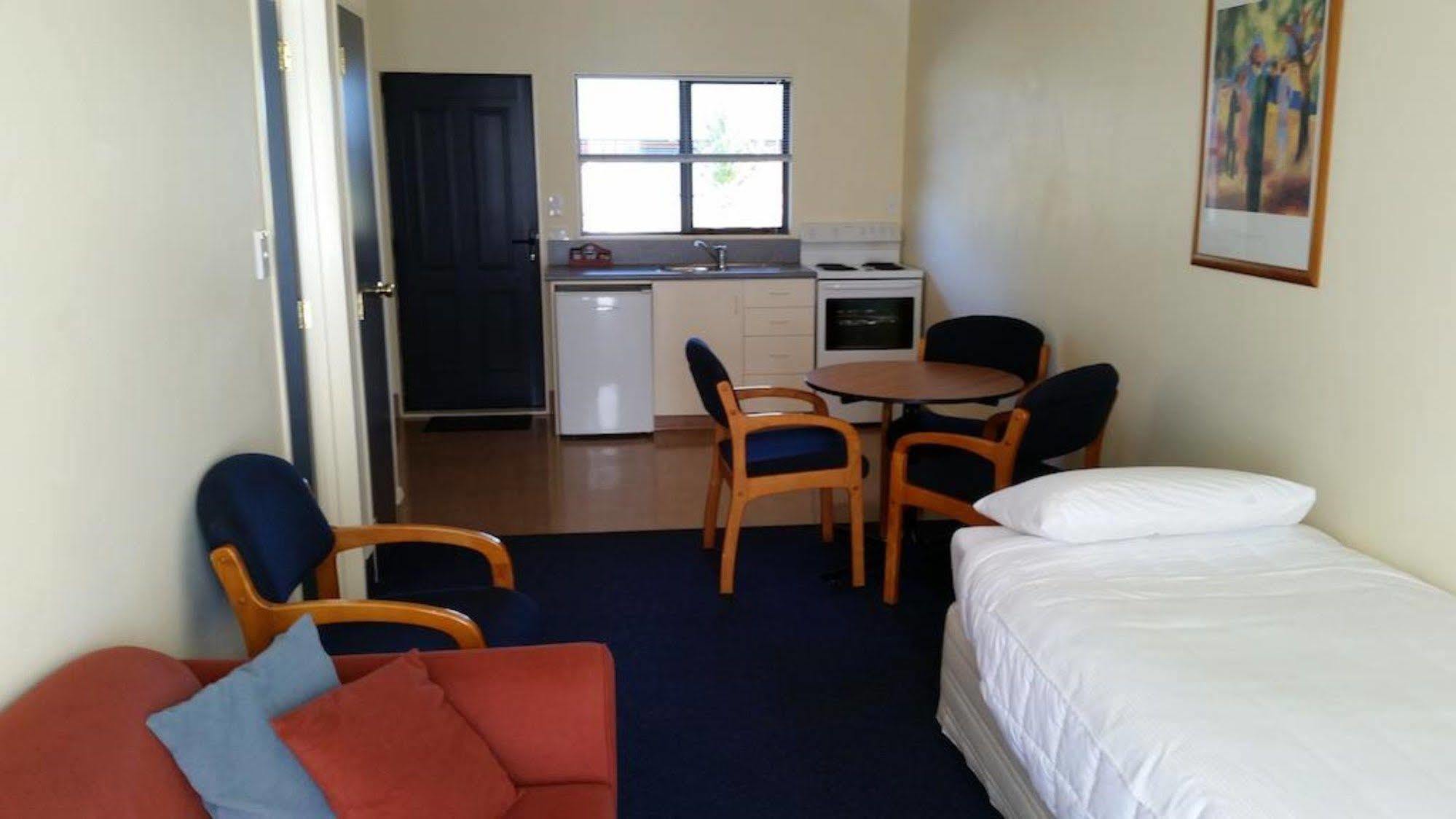 אוהקונה The Peaks Motor Inn מראה חיצוני תמונה